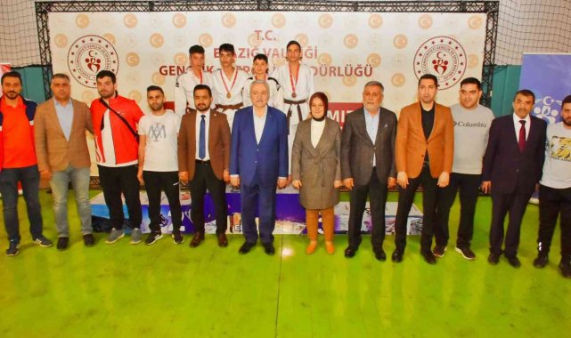 Analig Judo Yarı Finalleri Elazığ'da sürüyor