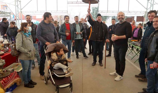 Antika Pazarı, Uşak'ta aşevi için kuruldu