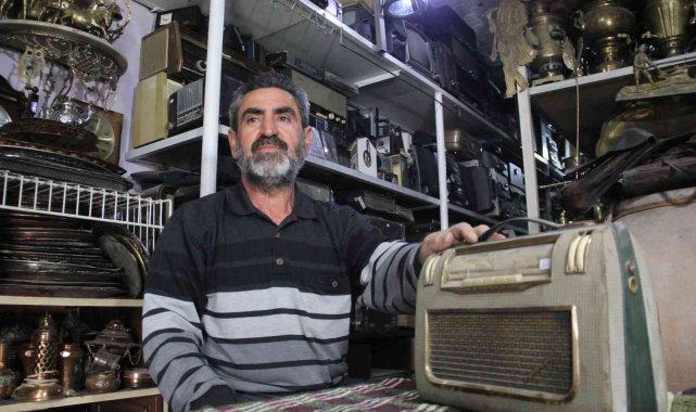 Antika tutkunu esnaf, biriktirdiği yüz binlerce antika eşya ile müze açmak istiyor