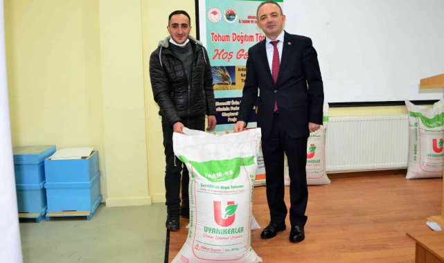 Ardahan&#039;da çiftçilere tohum dağıtıldı