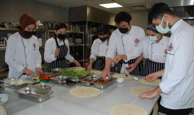 Aşçılık programı öğrencileri, vegan mutfağını ustasından öğrendi
