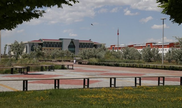 ASÜ 10 alanda "SIR 2022" listesinde yer aldı