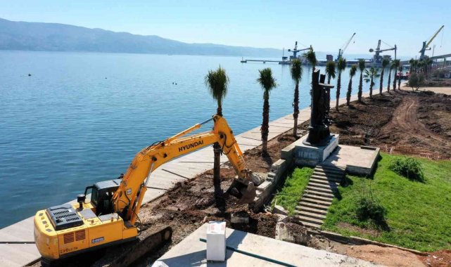 Atalar sahil parkında çevre düzenlemesi yapılıyor