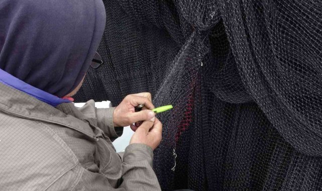 Av yasağı gelmeden balıkçılar ağları bakıma aldı