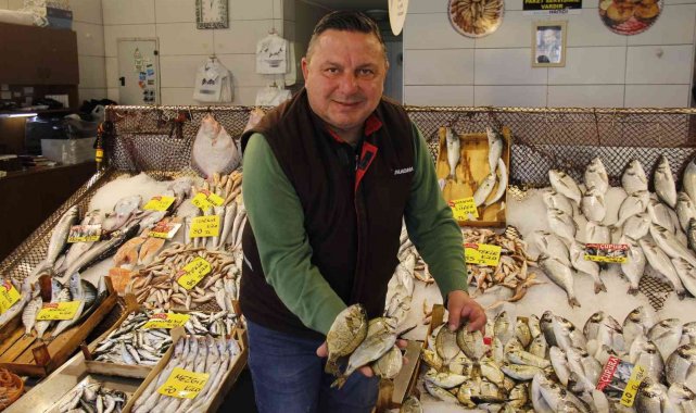 Avlanma yasağı öncesinde, tezgahta balık fiyatları
