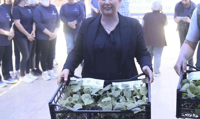 Aydın Büyükşehir Belediyesi Ata tohumlarını vatandaşlarla buluşturdu