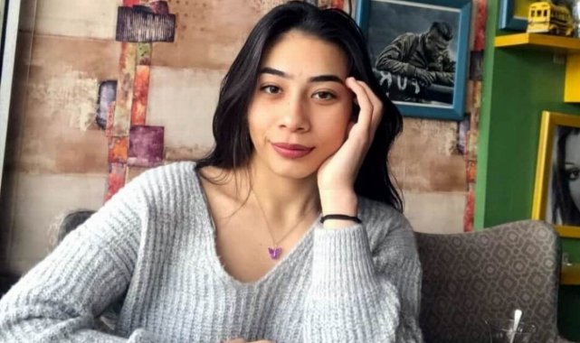 Aynı kazada ölen 4 kişilik aile yan yana kazılan mezarlara defnedildi