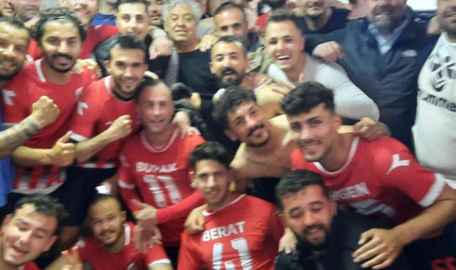 Ayvalıkgücü Belediyespor şampiyonluk ipini göğüsledi