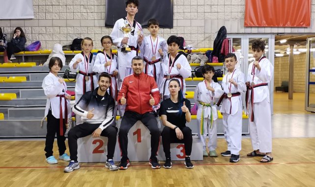 Ayvalıklı tekvandoculardan 23 Nisan armağanı