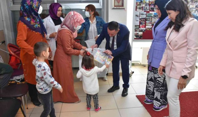 Bağlar Belediyesi bayram öncesi çocukların yüzünü güldürdü