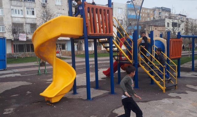 Bağlar Belediyesi parklarda yenileme çalışmaları başlattı