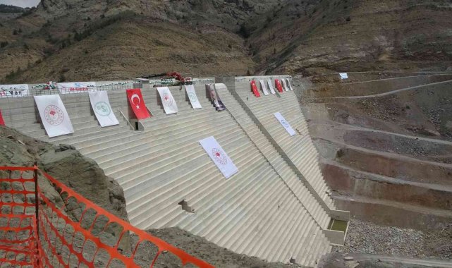 Bahçecik Barajı'nda su tutma töreni gerçekleştirildi