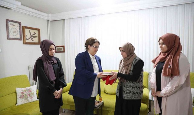 Bakan Derya Yanık ve Bakanlık yöneticileri şehit aileleriyle iftarda buluştu