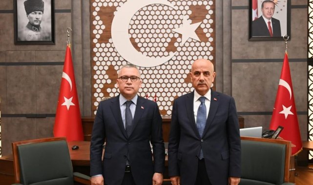 Bakan Kirişci Niğde'de çiftçilere kuru fasulye tohumu dağıttı