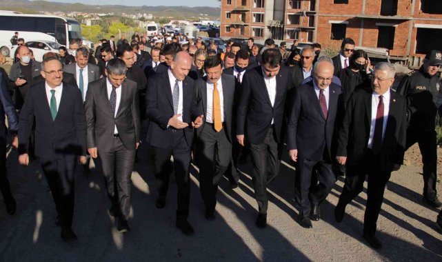 Bakan Kurum: "İzmir'de 9 milyar liralık yatırımı vatandaşlarımıza teslim ettik"