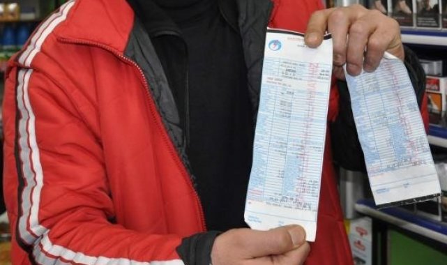 Bakkalların veresiye defterlerini silen hayırsever, Ramazan ayında ise faturaları ödüyor