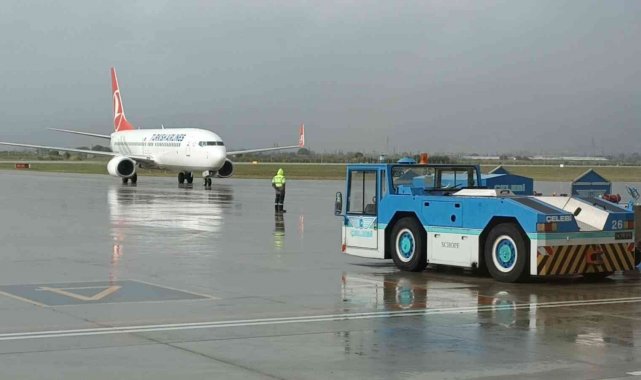 Balıkesir Koca Seyit Havalimanı yolcu sayısında rekora koşuyor