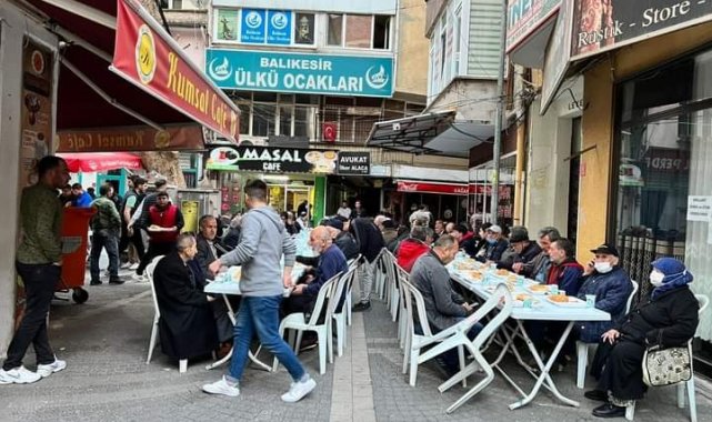Balıkesir Ülkü Ocaklarından sokak iftarı