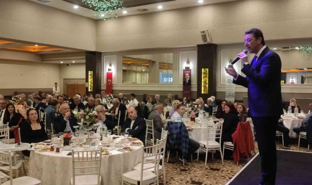 Bandırma Belediyesi'nden muhtarlara iftar yemeği