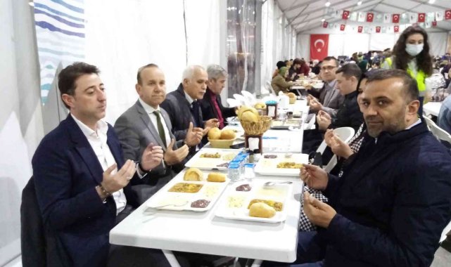 Bandırma'da her gün 2 bin kişiye iftar yemeği veriliyor