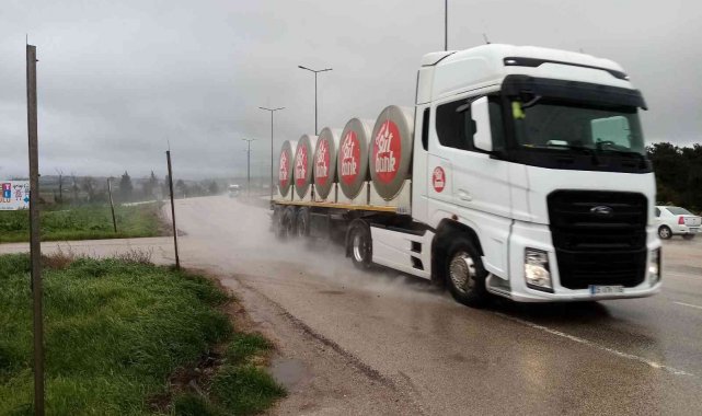 Bandırma&#039;da iki gündür sağanak yağış etkili oluyor