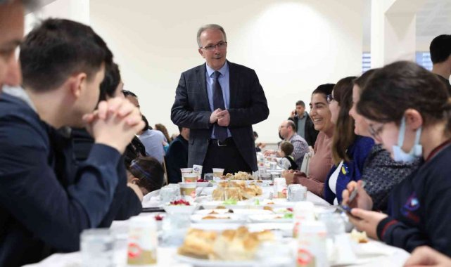 Bartın Üniversitesi ailesi iftarda bir araya geldi