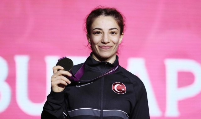 Bartın Üniversitesi öğrencisi Evin Demirhan Yavuz&#039;dan tarihi başarı