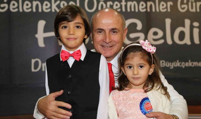 Başkan Akgün, "Tüm dünya çocuklarının bayramı kutlu olsun"