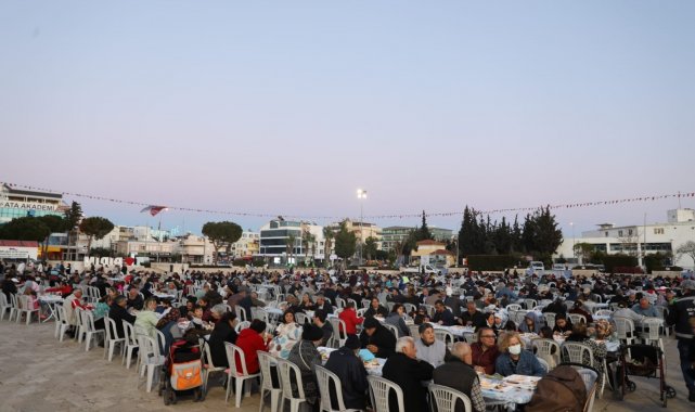 Başkan Atabay, vatandaşlarla iftar sofrasında buluştu