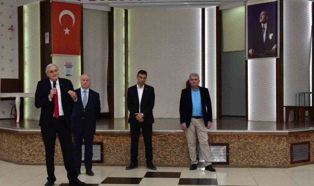 Başkan Bakkalcıoğlu belediye personeli ile bayramlaştı