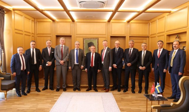 Başkan Böcek büyükelçi ve konsolosları ağırladı