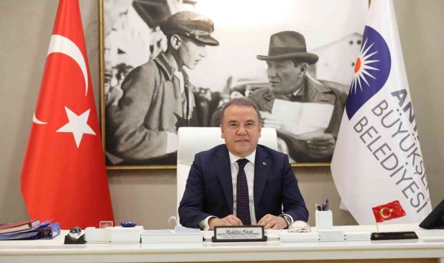 Başkan Böcek: "Bütün çocukların huzur, barış ve güven ortamında yaşamaları en büyük dileğimiz"