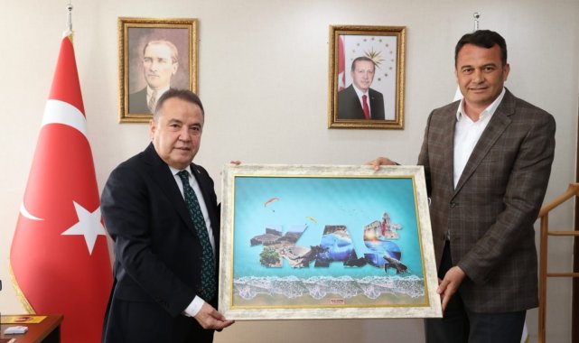 Başkan Böcek:"Kaş'ta 54 mahallenin hizmetindeyiz"