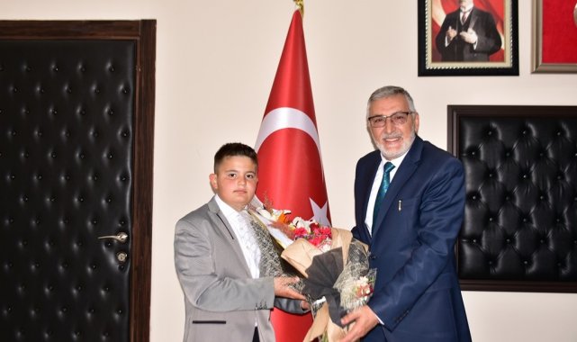 Başkan Bozkurt makamını çocuklara emanet etti