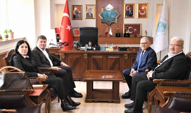 Başkan Büyükkılıç'tan komşu illere ziyaret