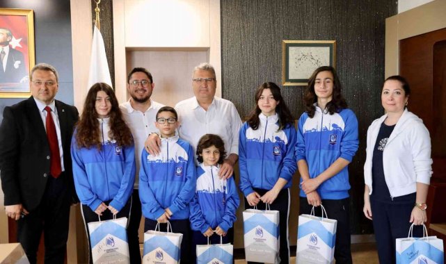 Başkan Çerçi Türkiye şampiyonlarını ödüllendirdi