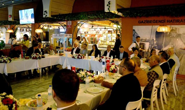 Başkan Çerçioğlu'ndan iftar yemeğinde, Başkan Ömer Günel'e tam destek
