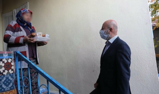 Başkan Çolakbayrakdar: Başımızın tacı büyüklerimiz, bizim için önemli&quot;