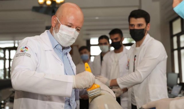 Başkan Çolakbayrakdar: &quot;Ülkenin geleceği olan gençlerin destekçisiyiz&quot;