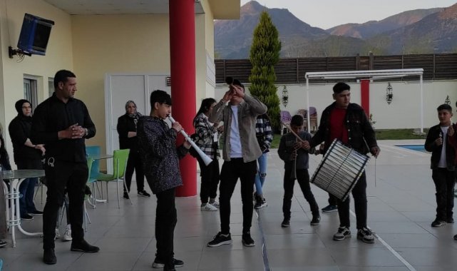 Başkan Erol, Roman çocukları ağırladı