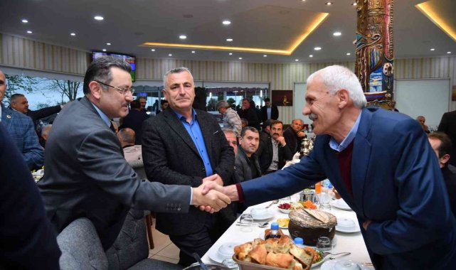 Başkan Genç muhtarlarla iftarda bir araya geldi