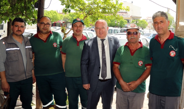 Başkan Gümüş, 1 Mayıs İşçi Bayramı Emek ve Dayanışma Günü’nü Kutladı