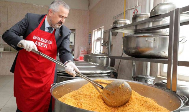 Başkan Kılıç: "İhtiyaç sahibi bin kişiye aş dağıtıyoruz"