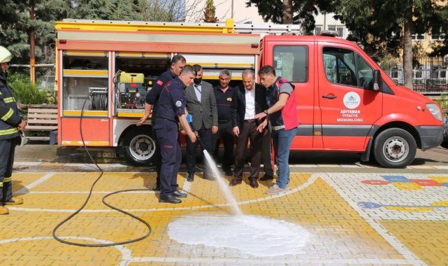 Başkan Kılınç minik öğrencilerle birlikte yangın eğitimi aldı