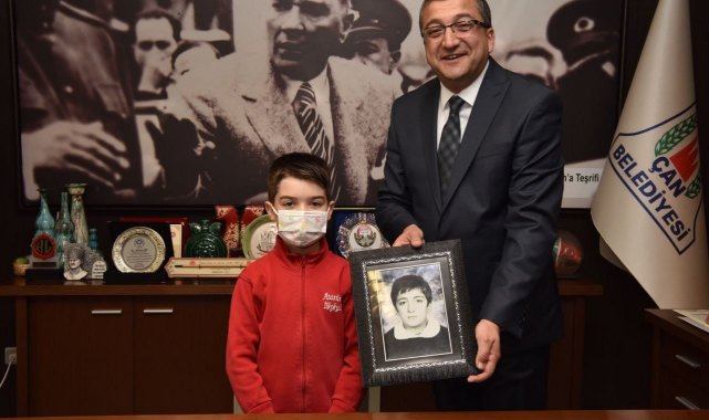 Başkan Öz, koltuğu öğrenciye devretti