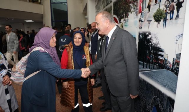 Başkan Özlü, belediye personeliyle bayramlaştı