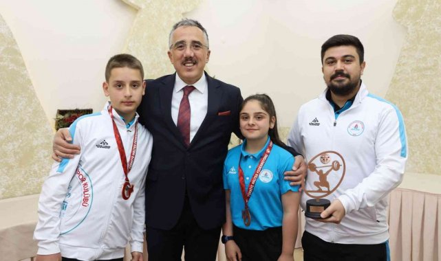 Başkan Savran, genç sporcular ile iftar yaptı