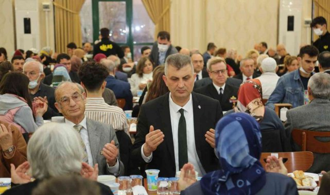 Başkan Sezer, şehit ve gazi aileleriyle iftar sofrasında buluştu