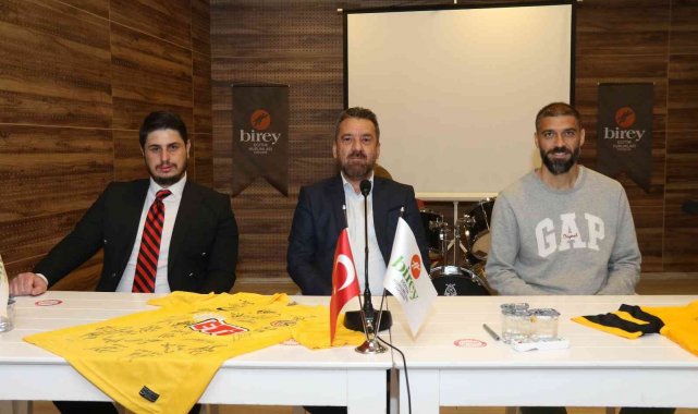 Başkan Şimşek ve kaptan Sezgin Coşkun lise öğrencileriyle bir araya geldi