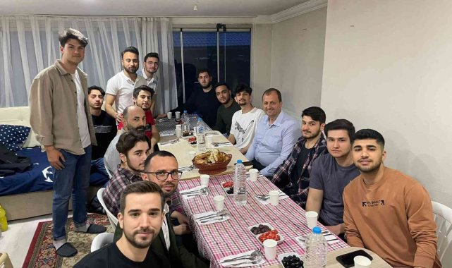 Başkan Usta, öğrencilerin iftar sofrasına konuk oldu